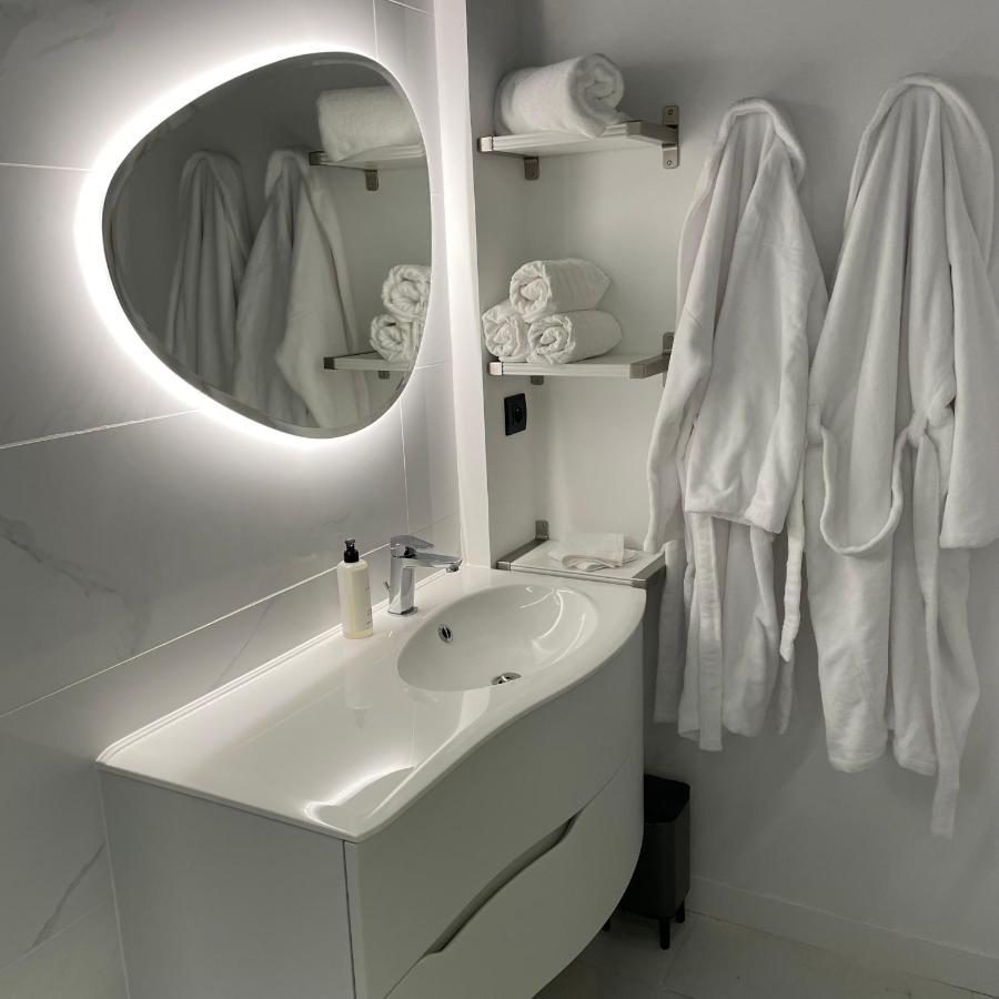 Le Sainte Jeanne Hotel Cormeilles-en-Vexin Luaran gambar