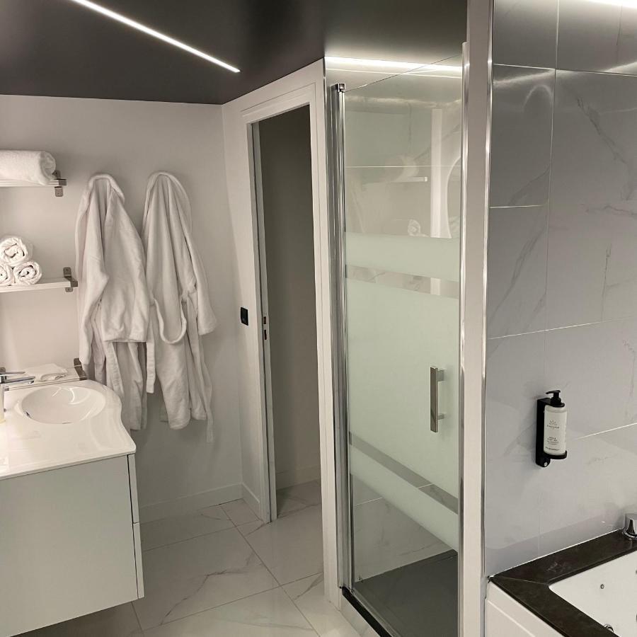 Le Sainte Jeanne Hotel Cormeilles-en-Vexin Luaran gambar